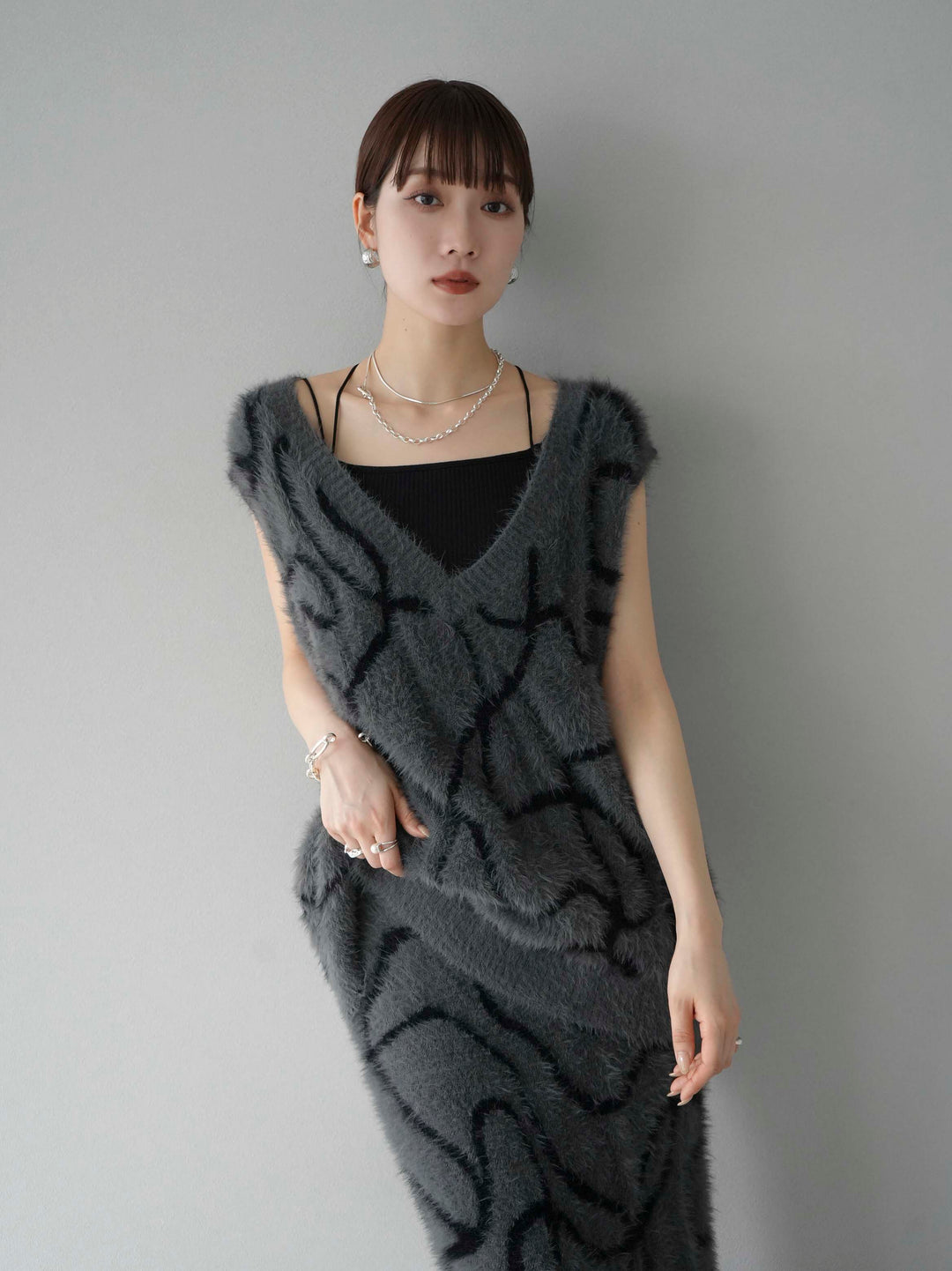 [SET] 線狀毛絨針織背心 + 線狀毛絨針織裙 (2套)