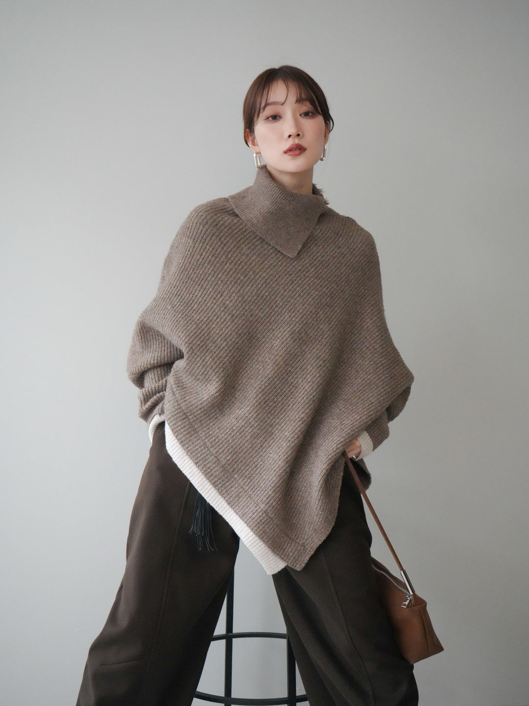 [予約]配色アシンメトリードルマンニットプルオーバー/oatmeal