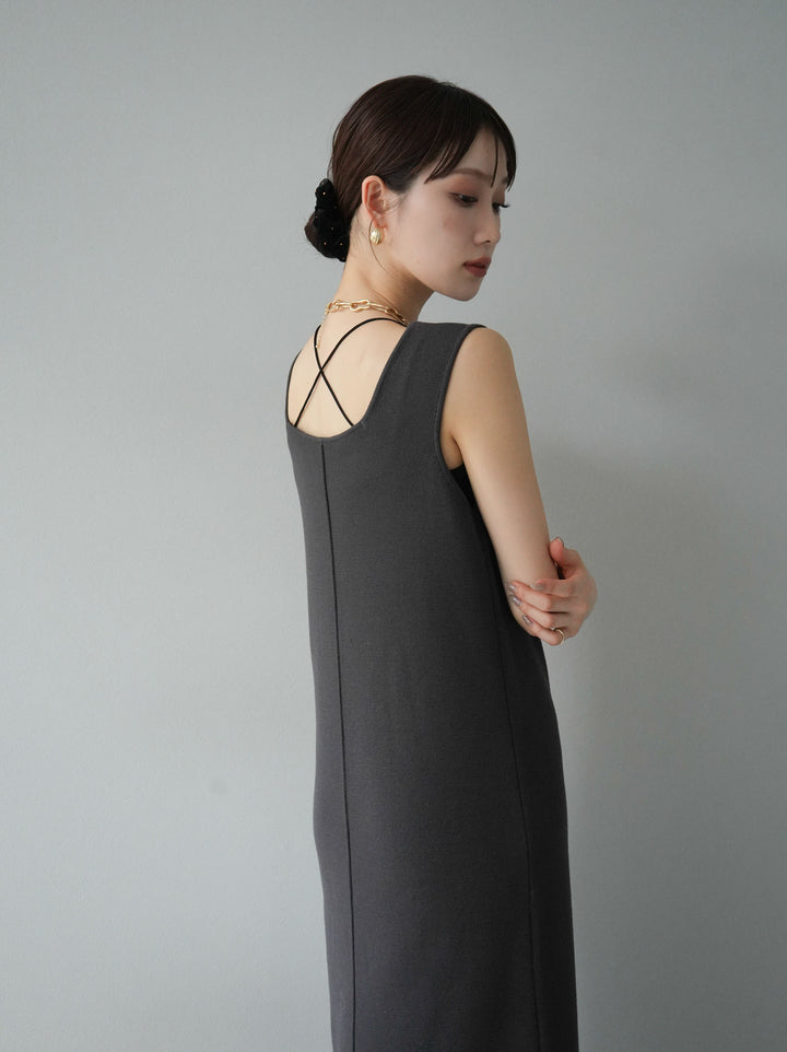 [預訂] 方領針織洋裝/炭灰