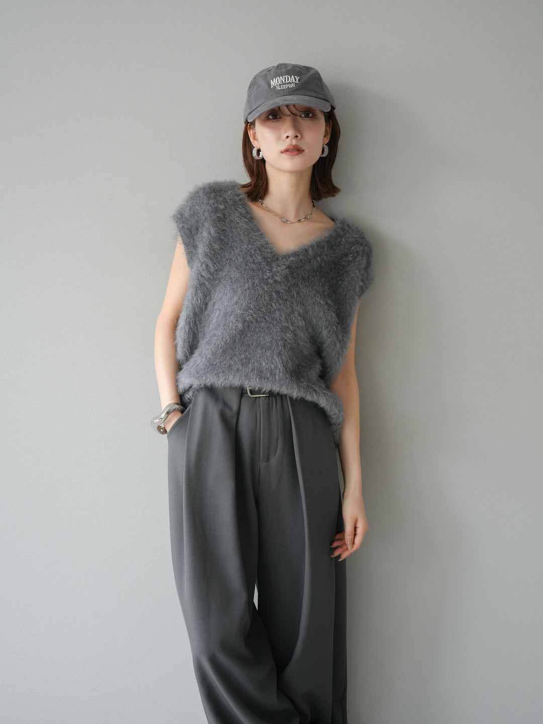 [予約]ラメシャギーVネックニットベスト/グレー