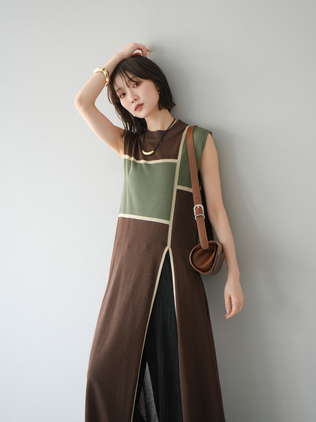 [SET] 配色開衩針織洋裝 + 波浪滾邊休閒褲 (2件套)