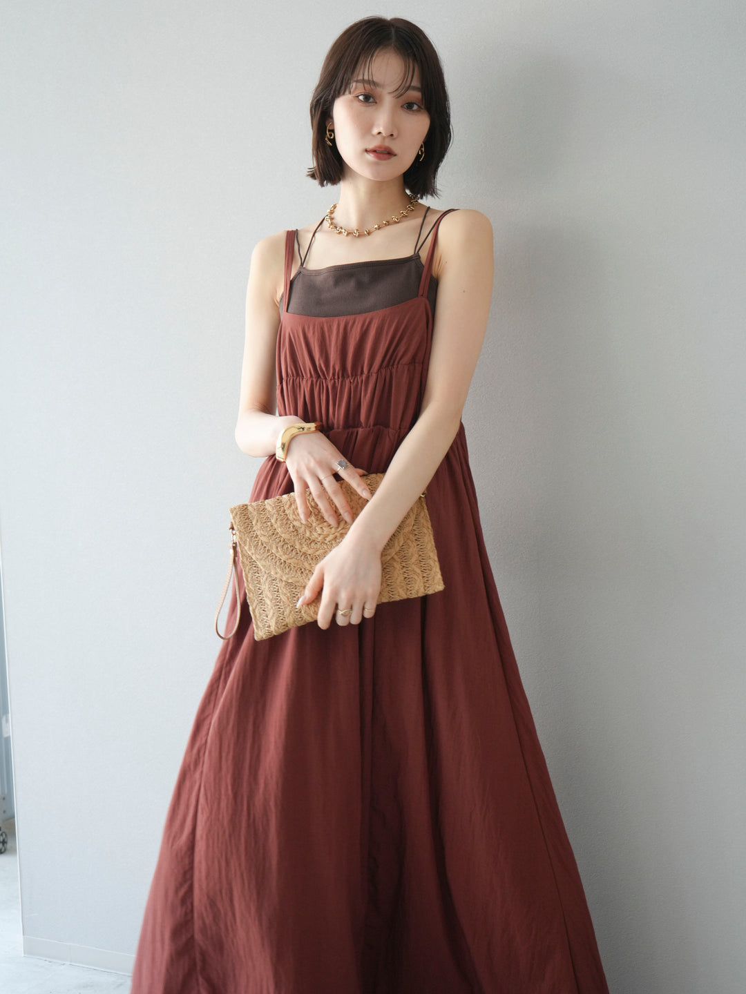 [SET]レーヨンシャーリングキャミワンピース+カップ付きバッククロスキャミソール(2set)