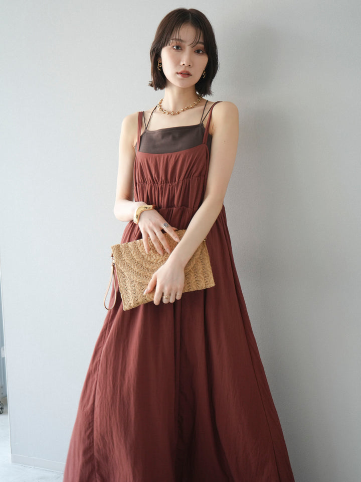 [SET]レーヨンシャーリングキャミワンピース+カップ付きバッククロスキャミソール(2set)