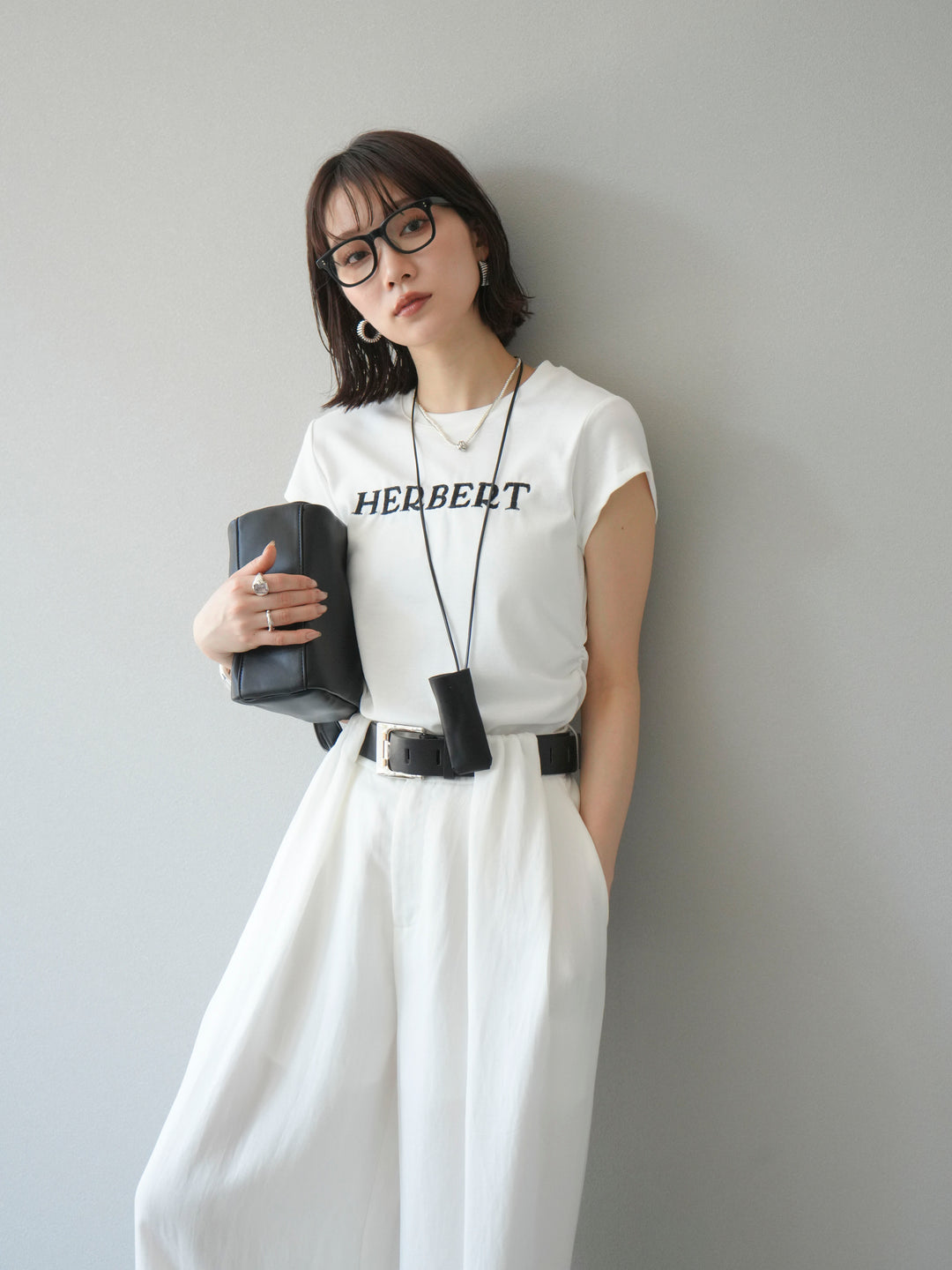 [予約]刺繍ロゴTシャツ＆レザーポーチネックレスSET /ホワイト