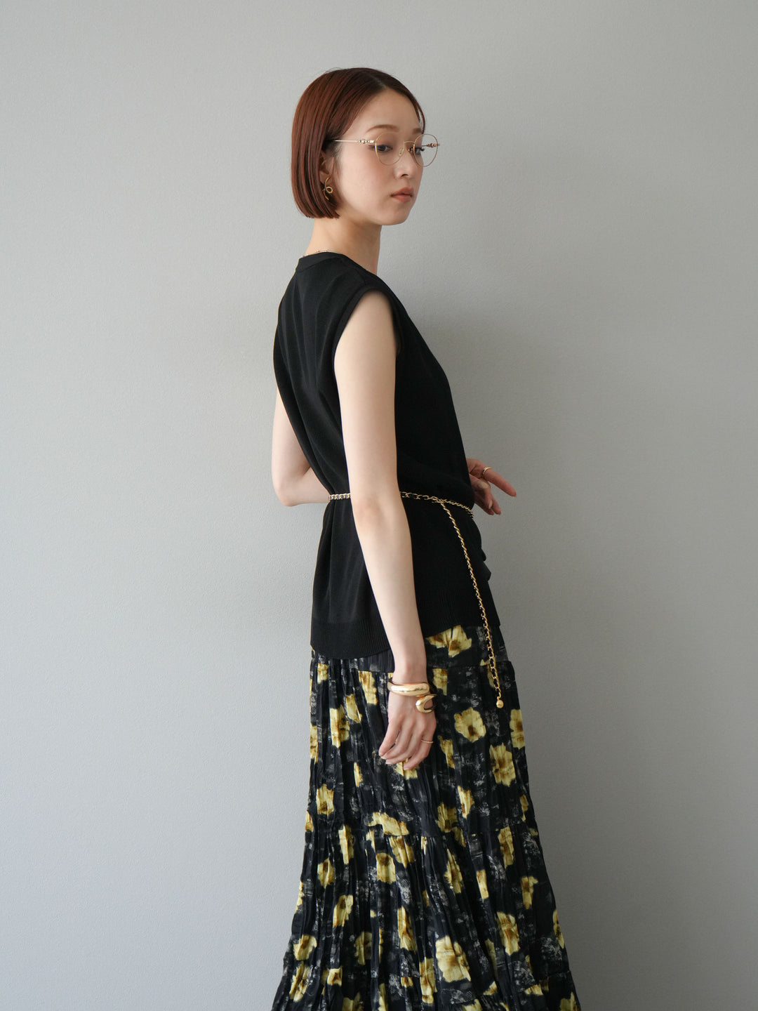 [SET] V領人造絲針織背心+花邊長裙（2件組）