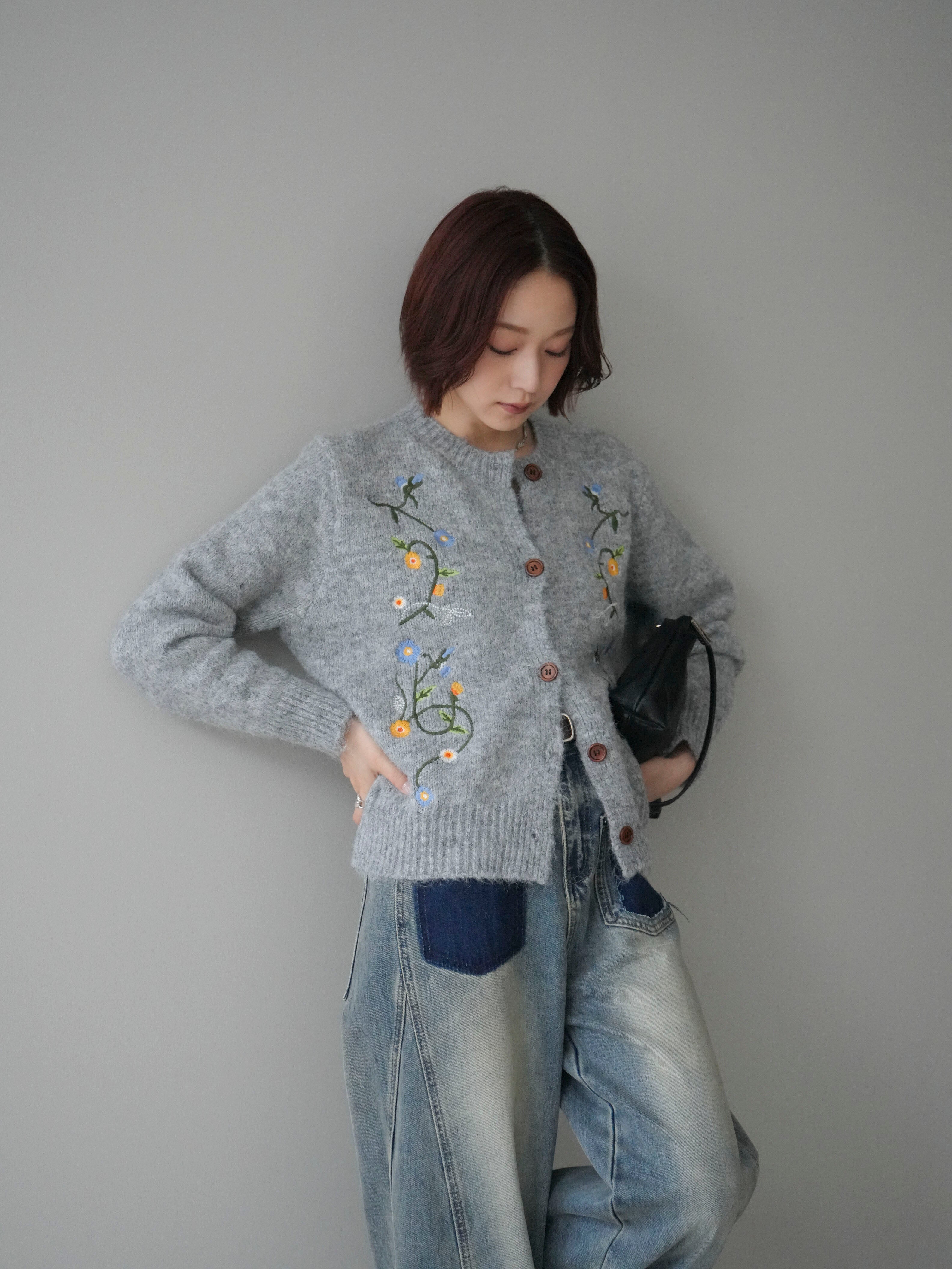 予約]フラワー刺繍ニットカーディガン/gray – Lumier