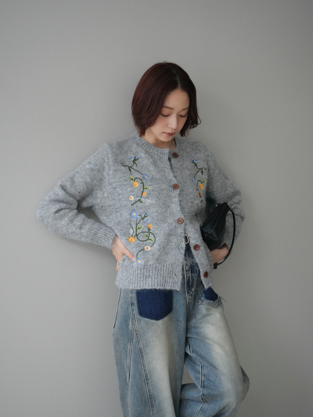 【預購】花朵刺繡針織開襟衫 / 灰色