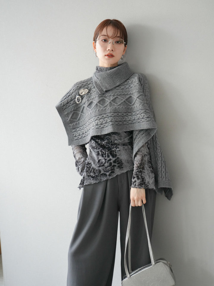 [予約]ケーブル編みニットケープ/グレー