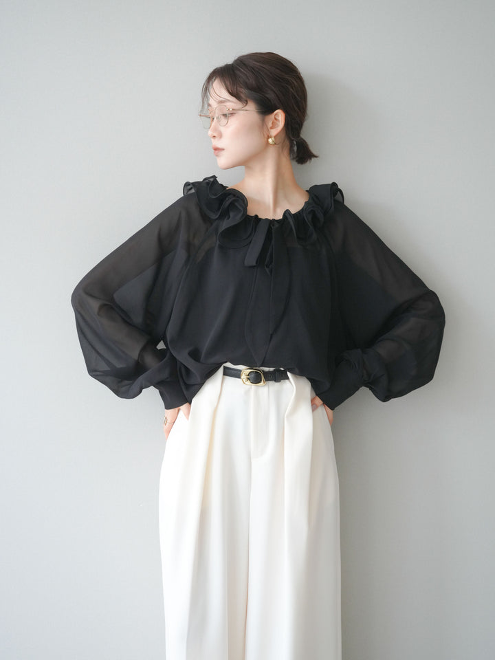 [予約]ラッフルネックシアーブラウス/black
