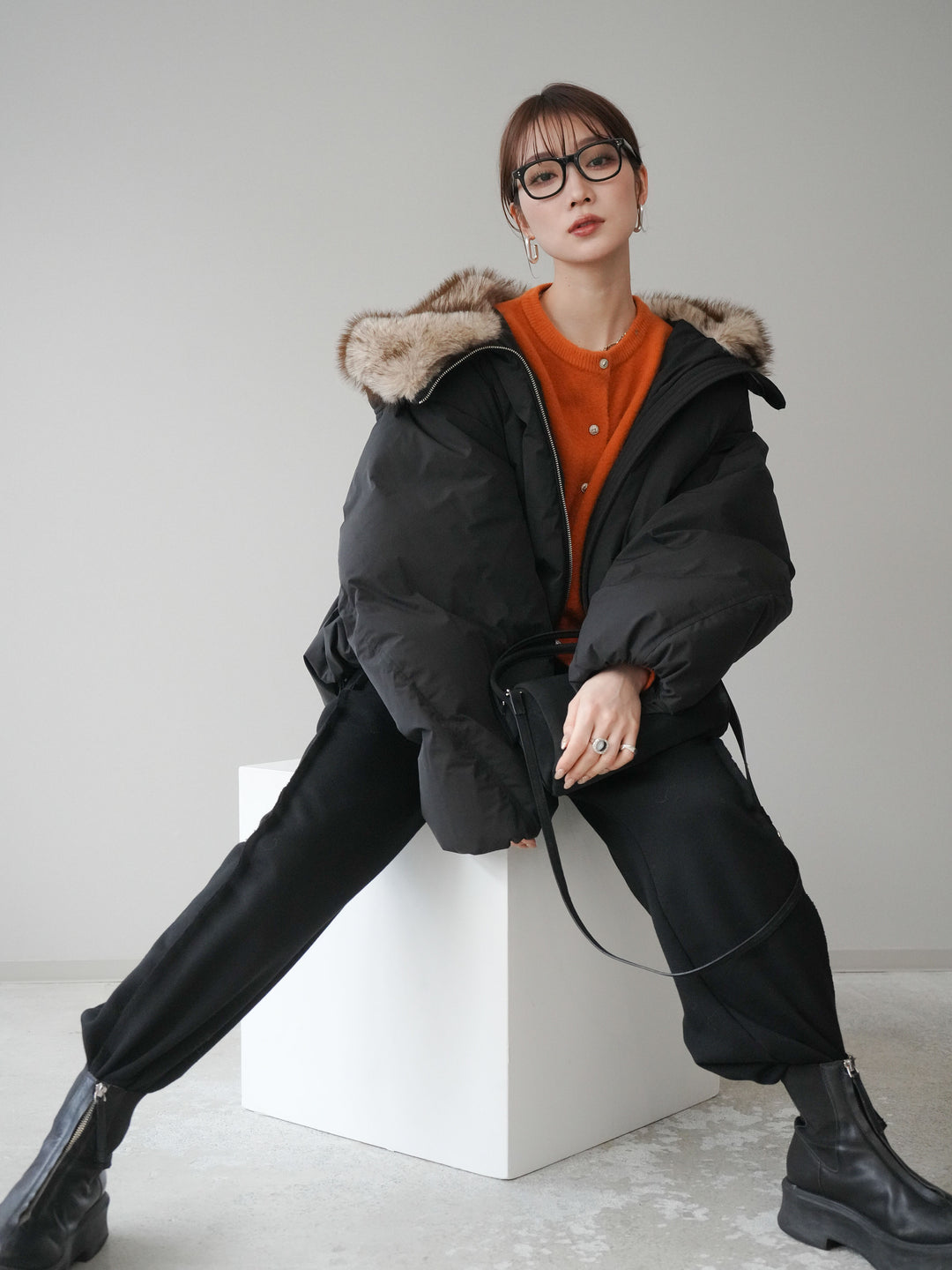 [予約]フードファーショートダウンコート/black