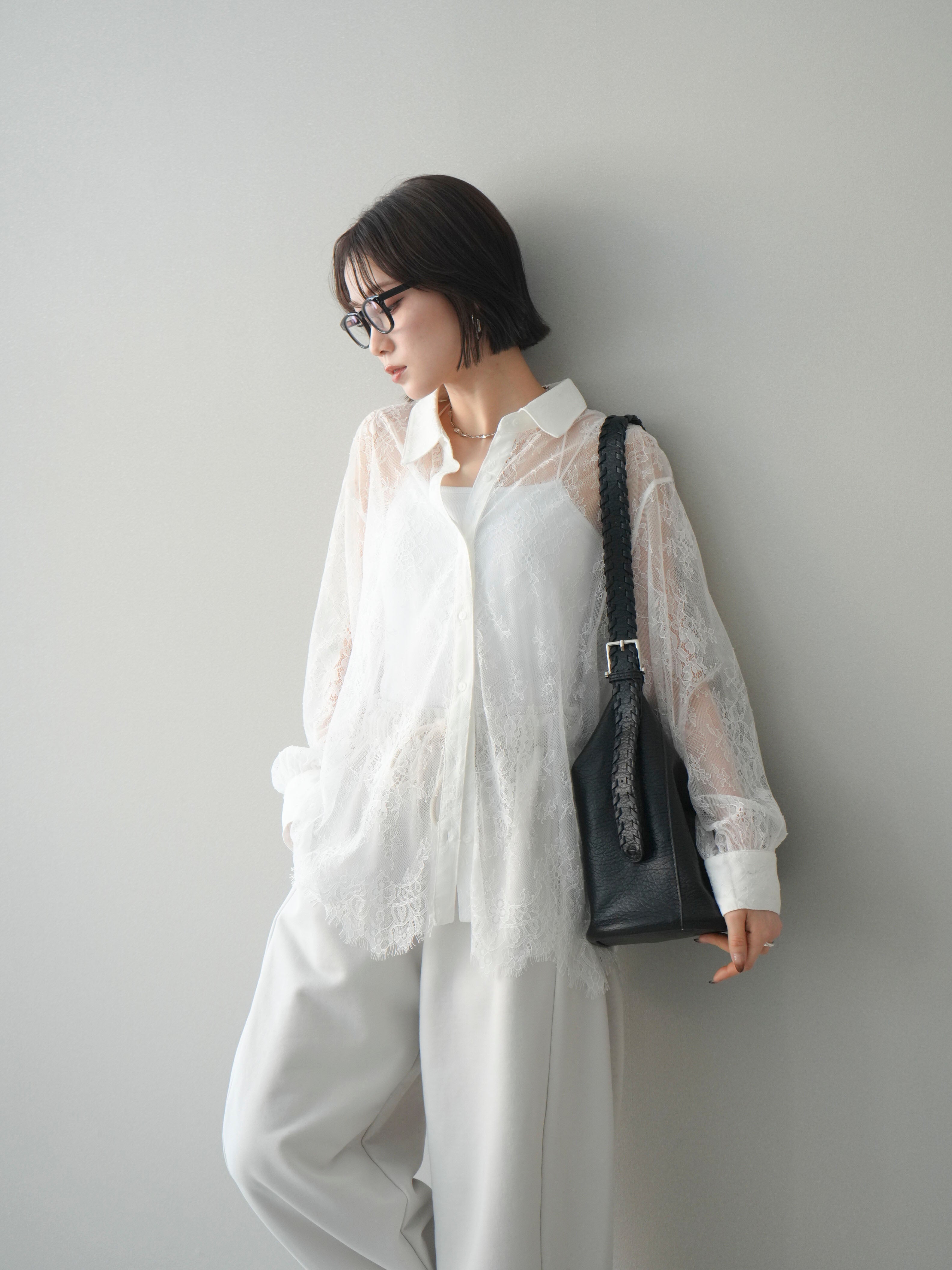 予約]総レースボリュームスリーブシャツ/off – Lumier