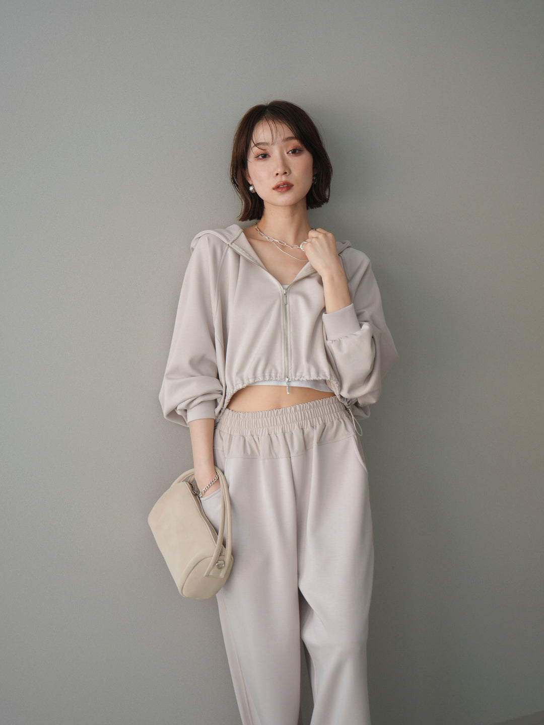 [SET]バイカラー異素材ライトポンチクロップドZIPフーディー+バイカラー異素材サイドラインライトポンチパンツ(2set)