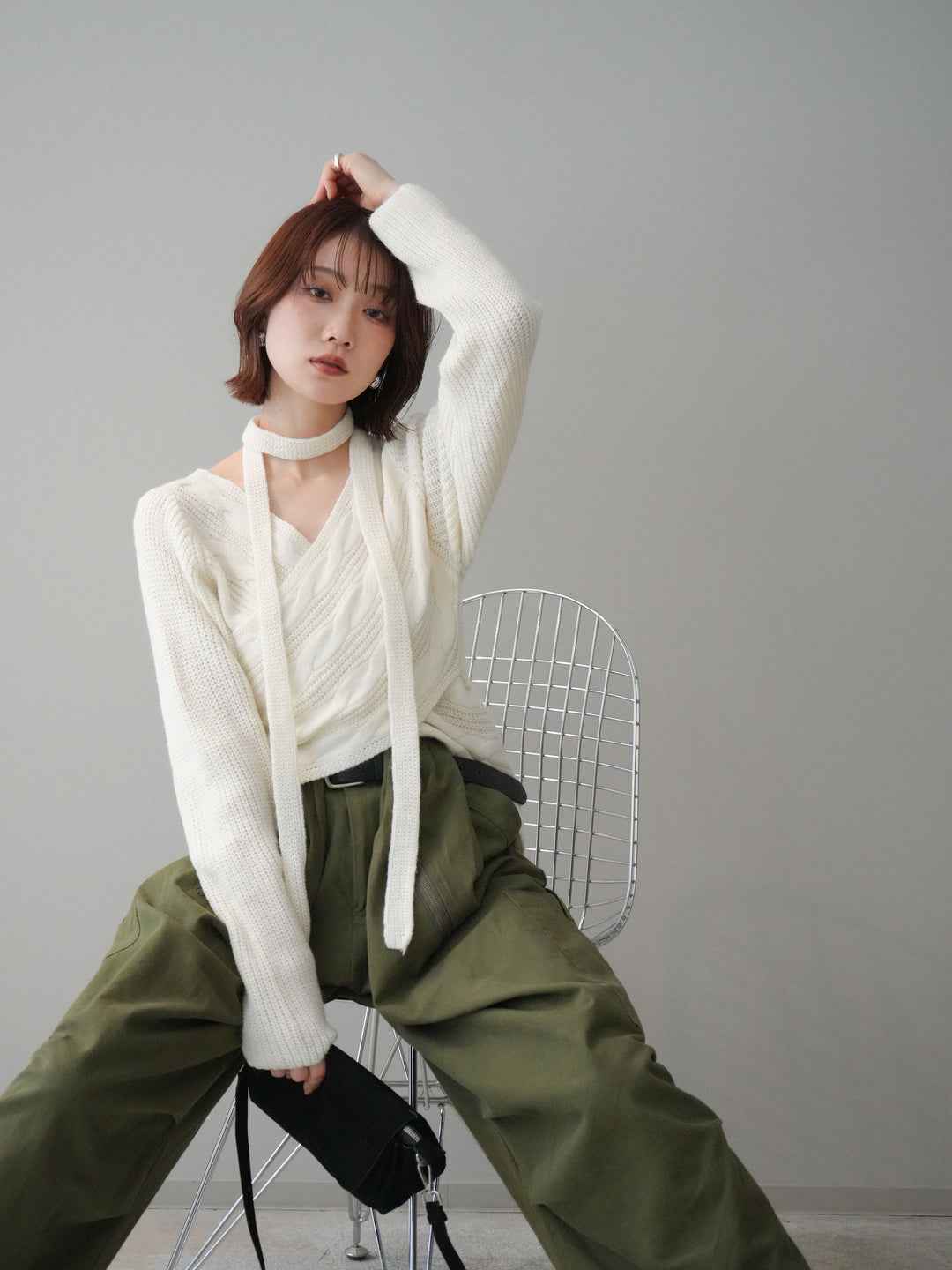 [予約]ケーブル編みクロスニットトップス/white