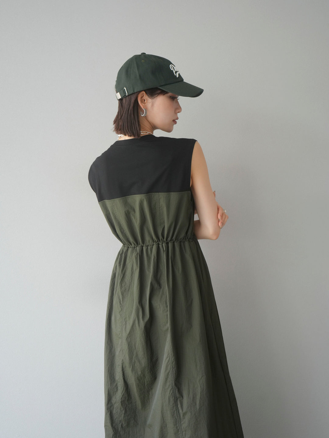 [SET] 剪裁對接尼龍洋裝 + 可選飾品套裝 (2 套)