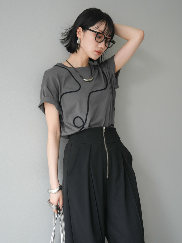 [予約]コード刺繍ルーズTシャツ/チャコール
