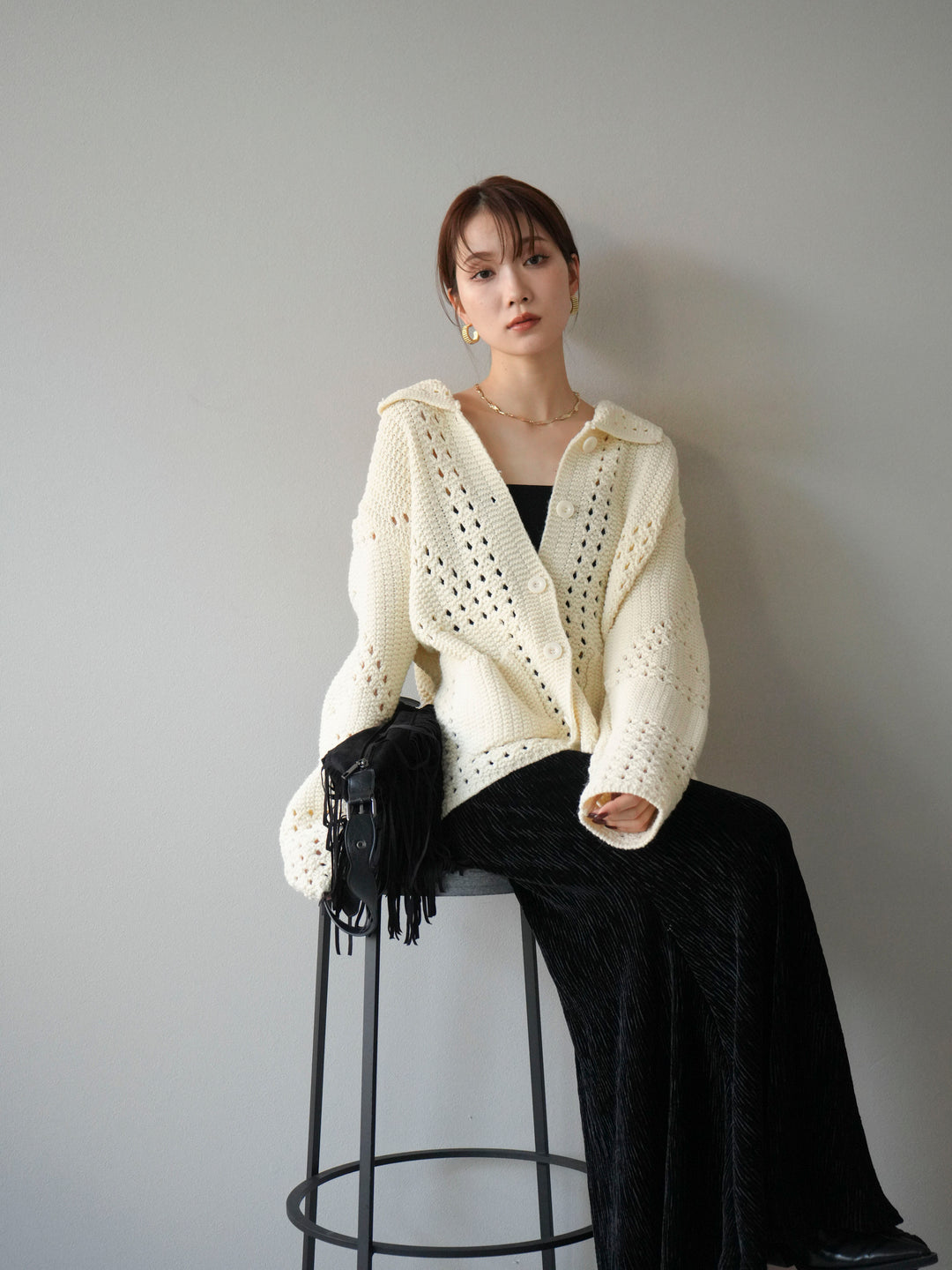 [予約]丸襟透かし編みニットカーディガン/オフ