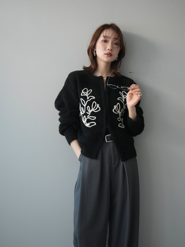 [予約]テープ刺繍ホック開きブークレニットカーディガン/black