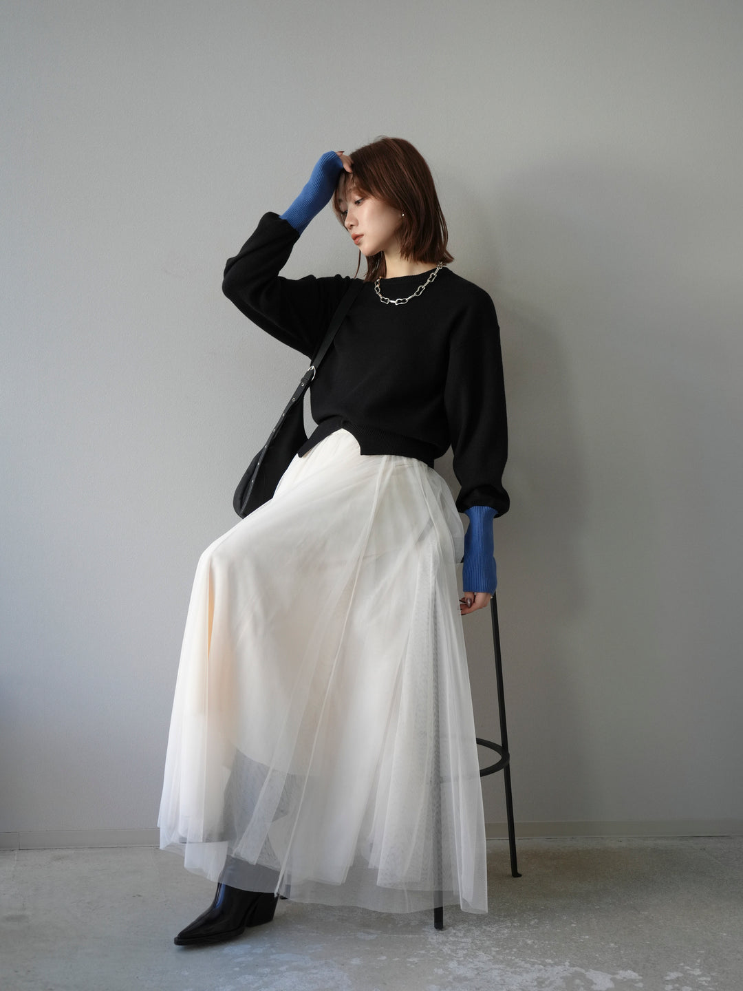 [予約]袖配色フロントスリットニットプルオーバー/ブラック