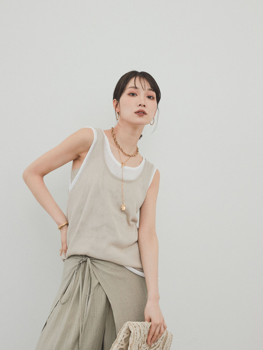 [SET]バイカラーレイヤードニットタンクトップ+ワッシャーサテンレイヤードスカートパンツ(2set)