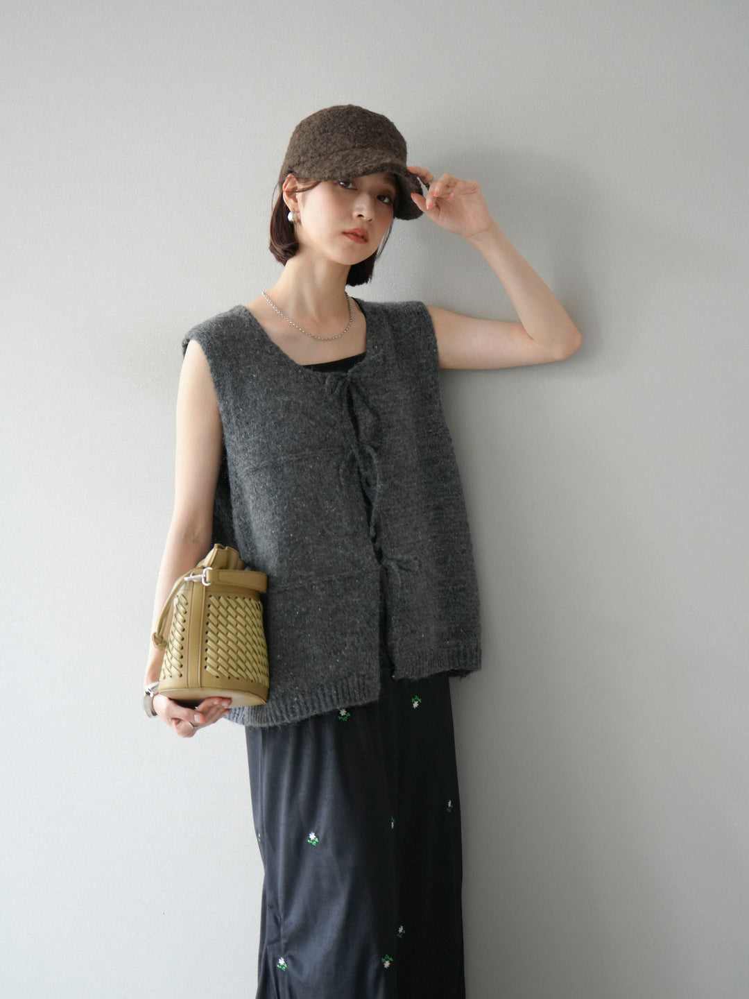 [予約]フロントスリットリボンニットベスト/グレー