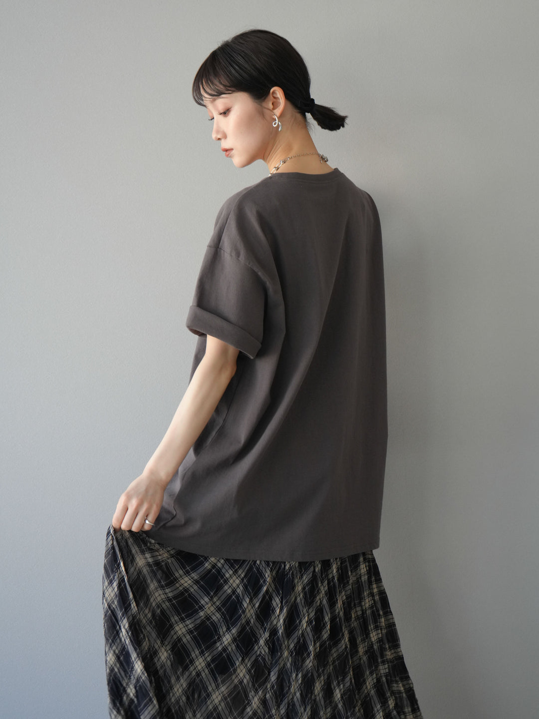 [SET]ネオンロゴフォトプリントBIG Tシャツ+シアーチェックアシンメトリーワッシャースカート(2set)