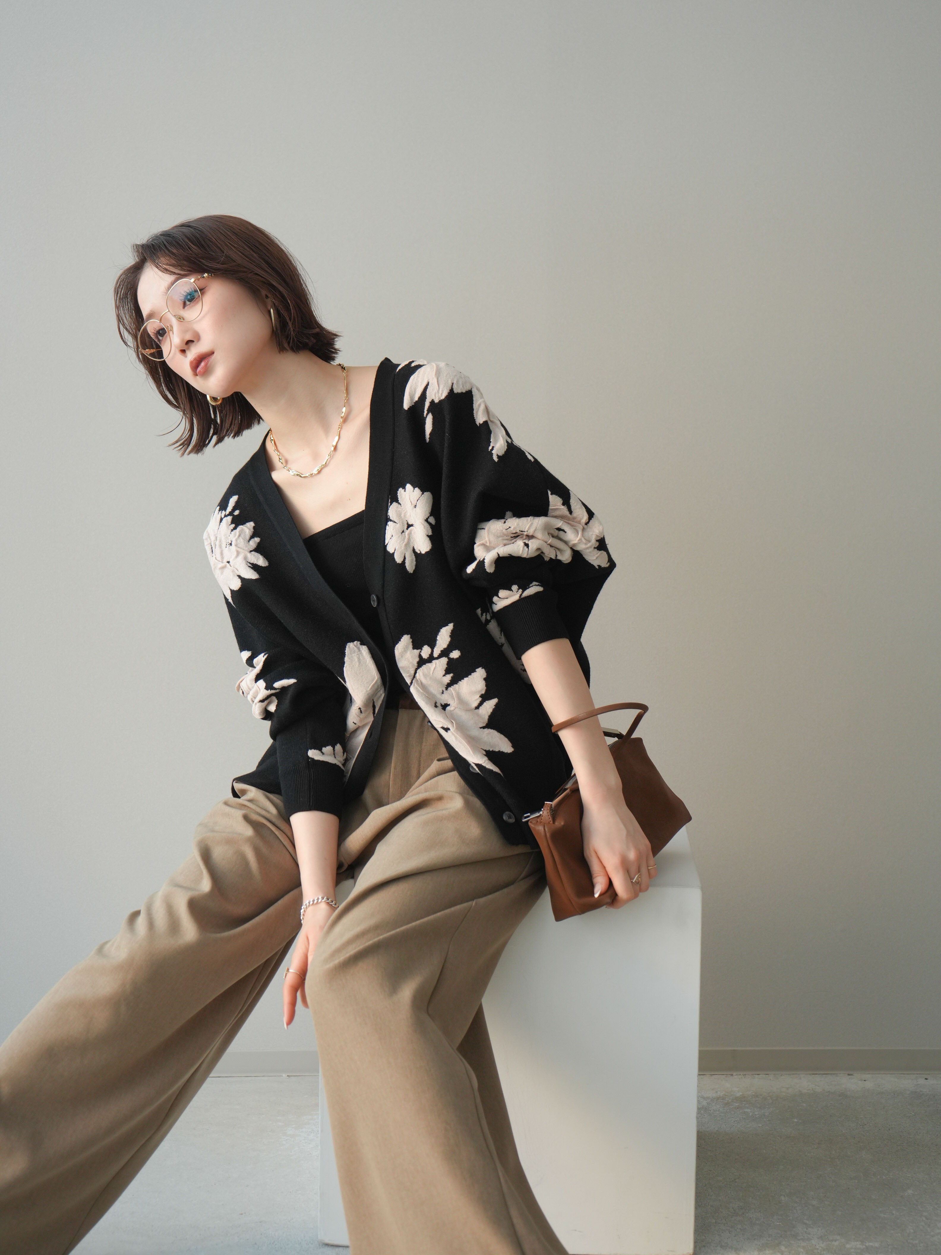 【完売/美品】machatt フラワージャガードカーディガン&スリーブレスニット 予約]フラワージャガードニットカーディガン/black – Lumier