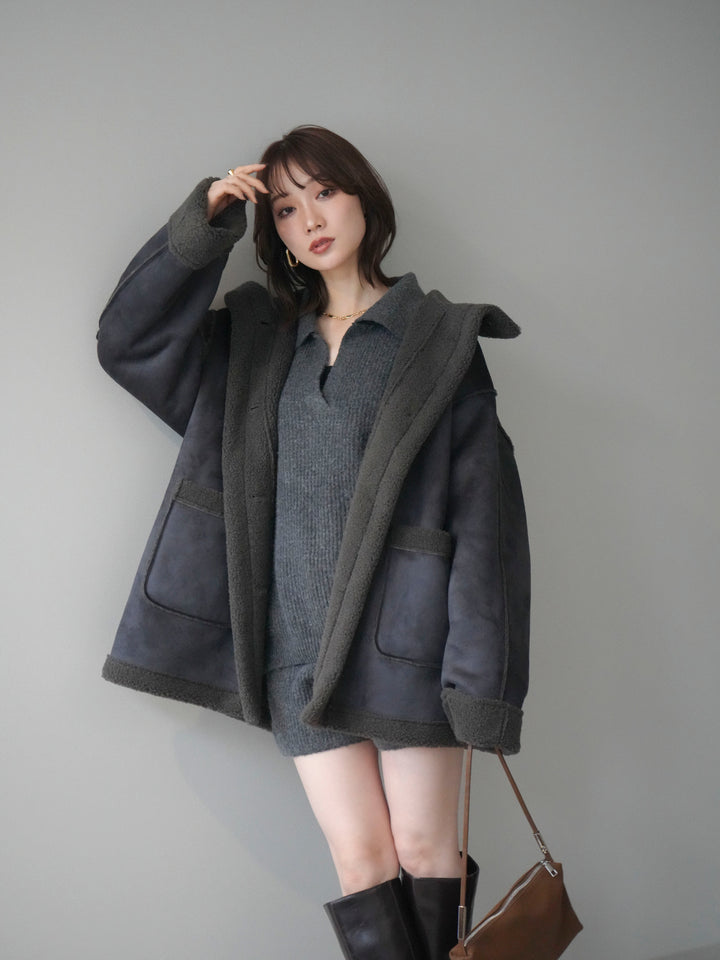 [予約]スタンドネックフェイクムートンミディアムコート/charcoal