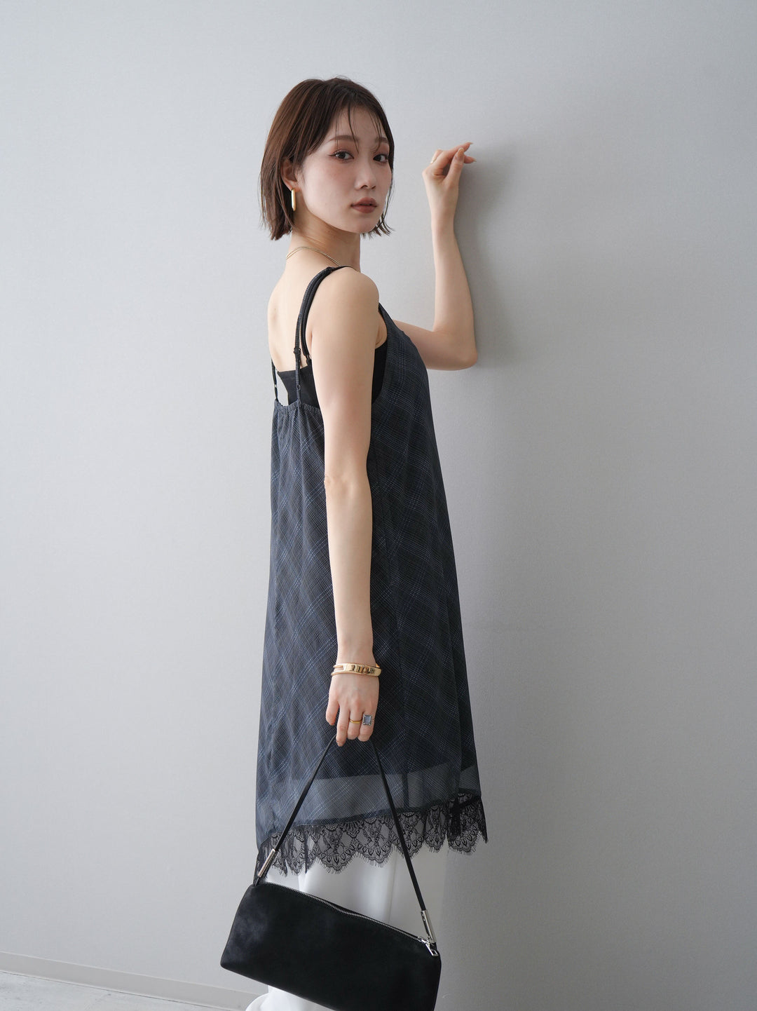 [予約]アシンメトリーチェック柄レースキャミソール/black