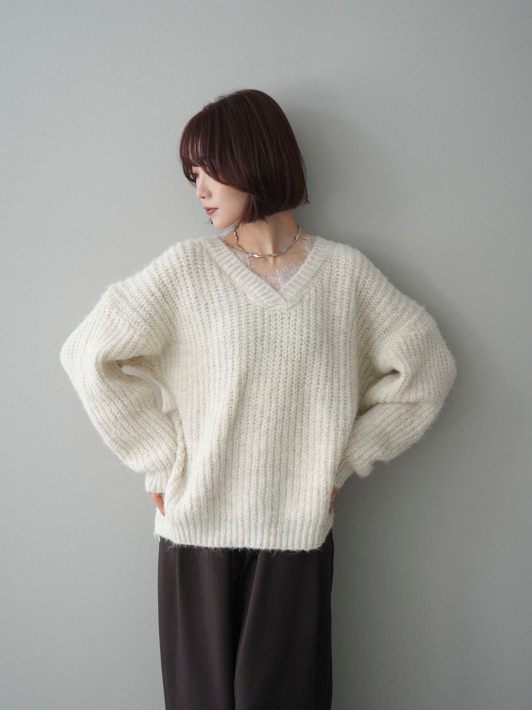 [予約]Vネックレースニットプルオーバー/white