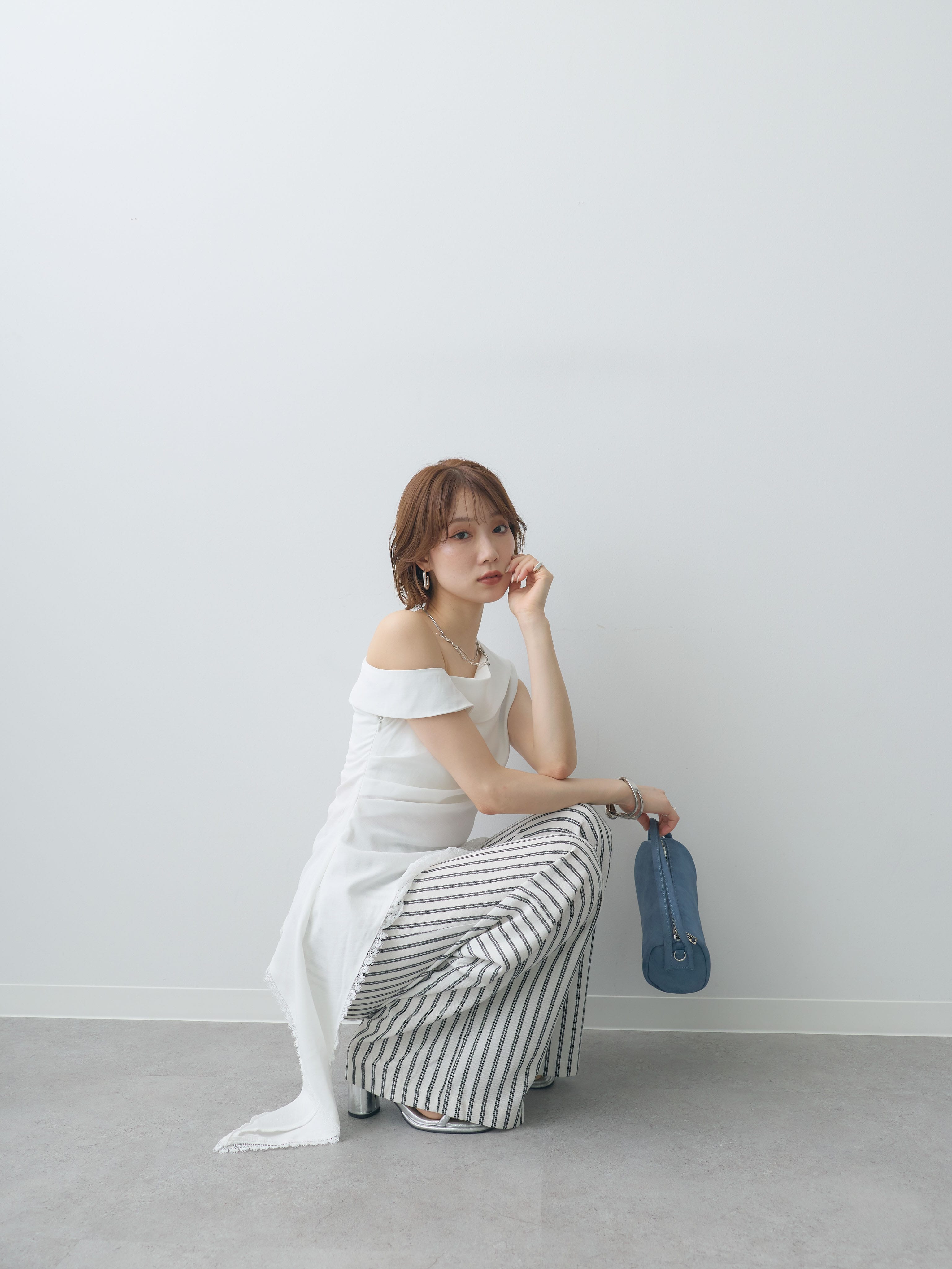 予約]アシンメトリーラッフルレースヘムトップス/white – Lumier