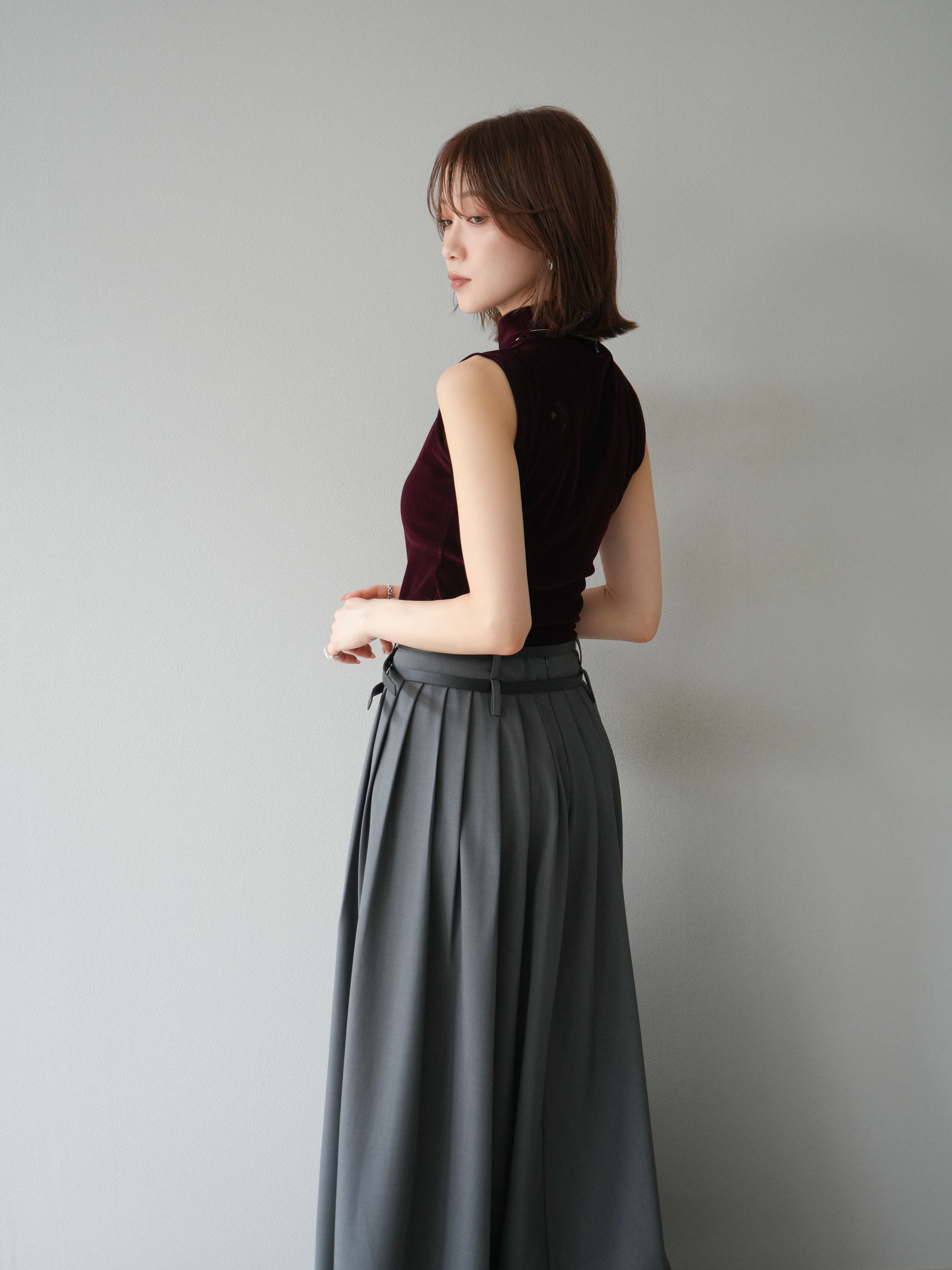 予約]シアーベロアプチネックノースリーブトップス/ボルドー – Lumier