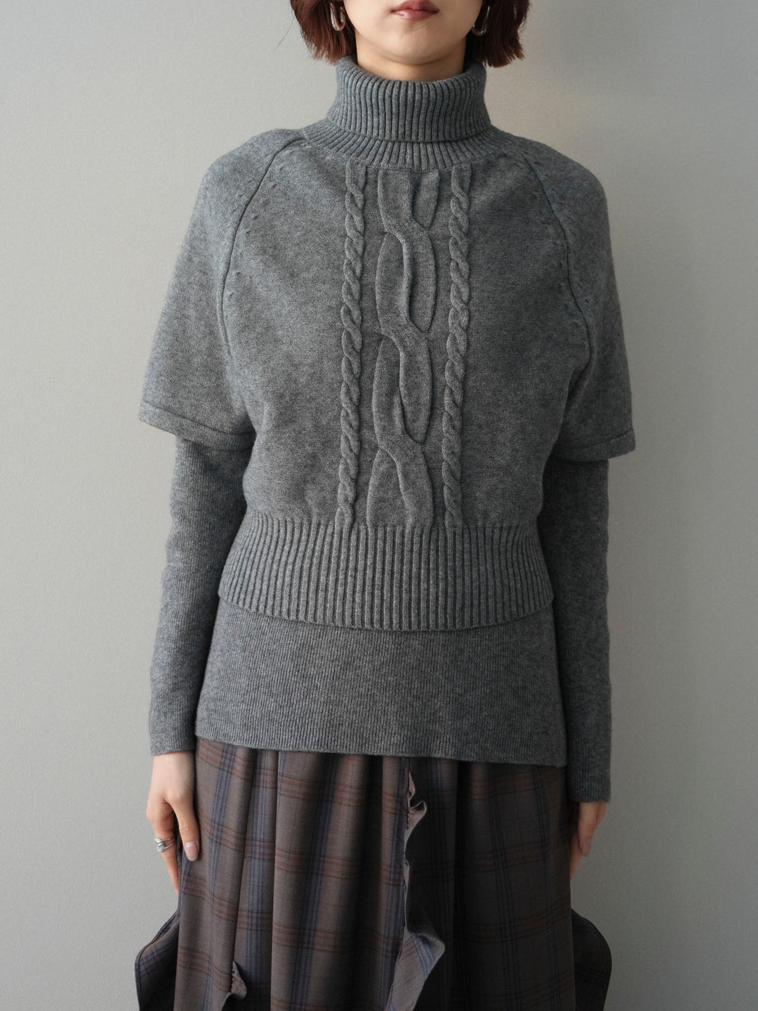 [予約]ケーブル編みタートルハーフスリーブニットアンサンブル/gray