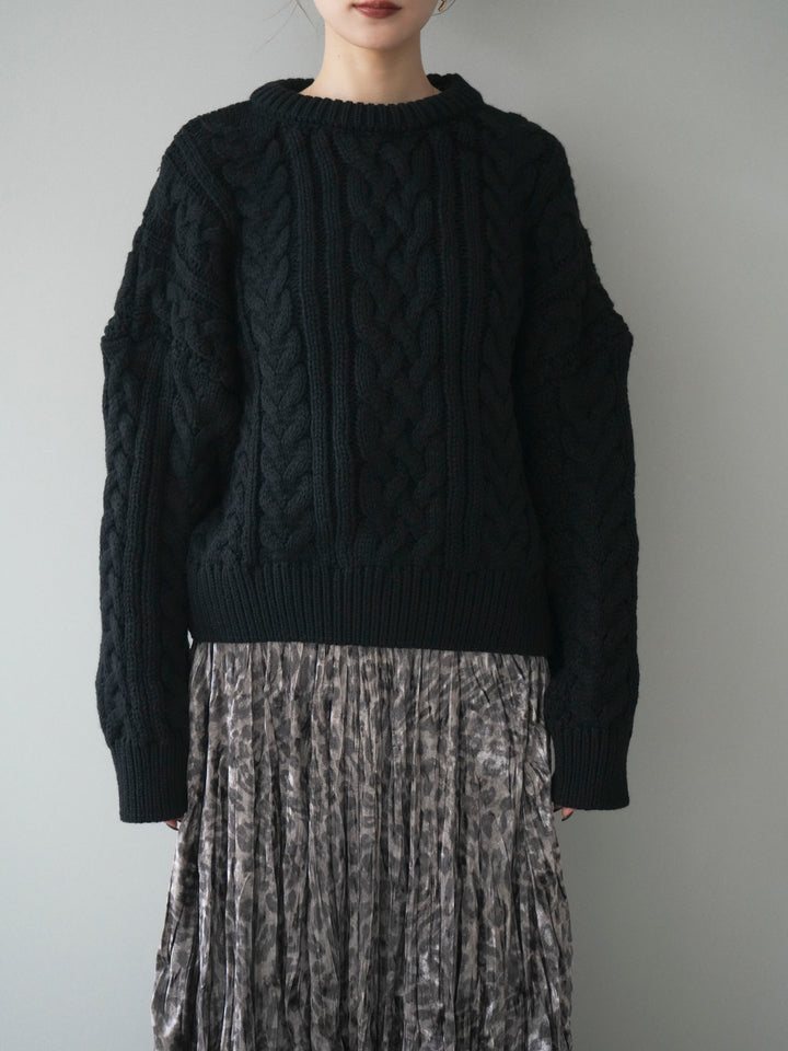 [予約]ボリュームケーブルニットプルオーバー/black