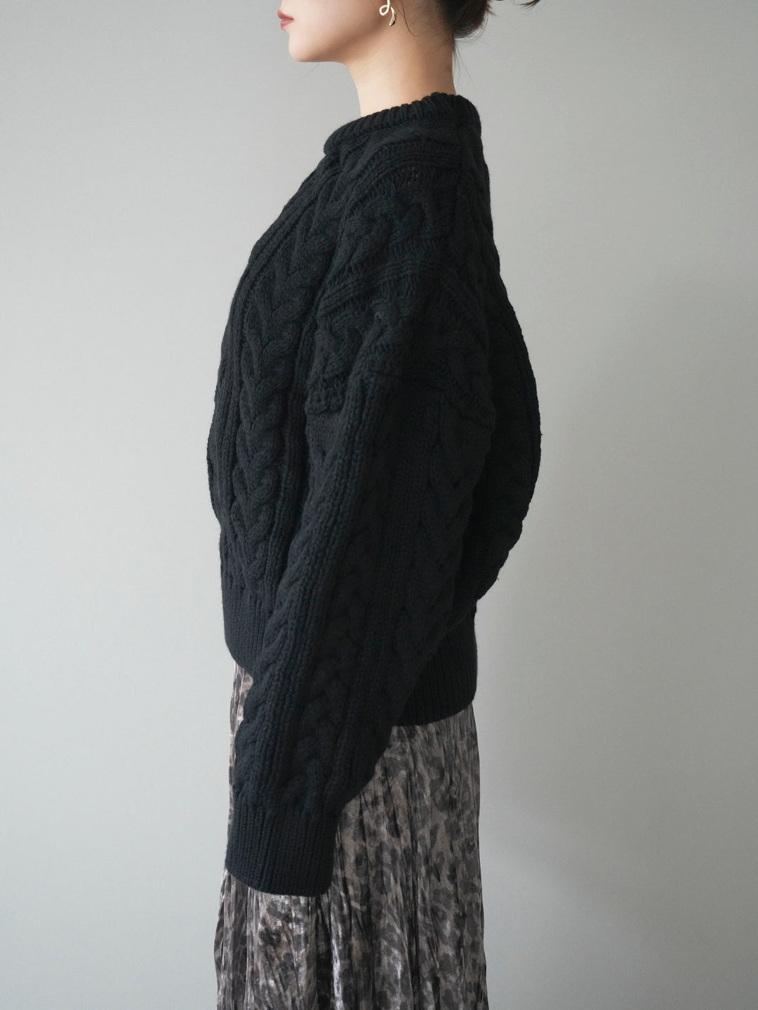 [予約]ボリュームケーブルニットプルオーバー/black