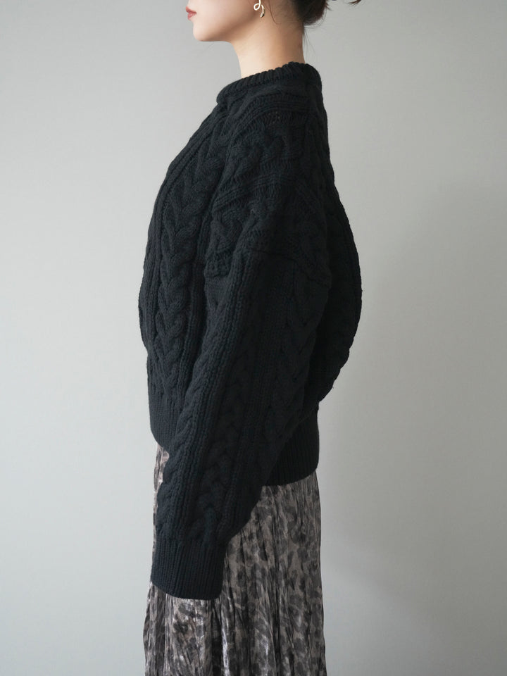 [予約]ボリュームケーブルニットプルオーバー/black