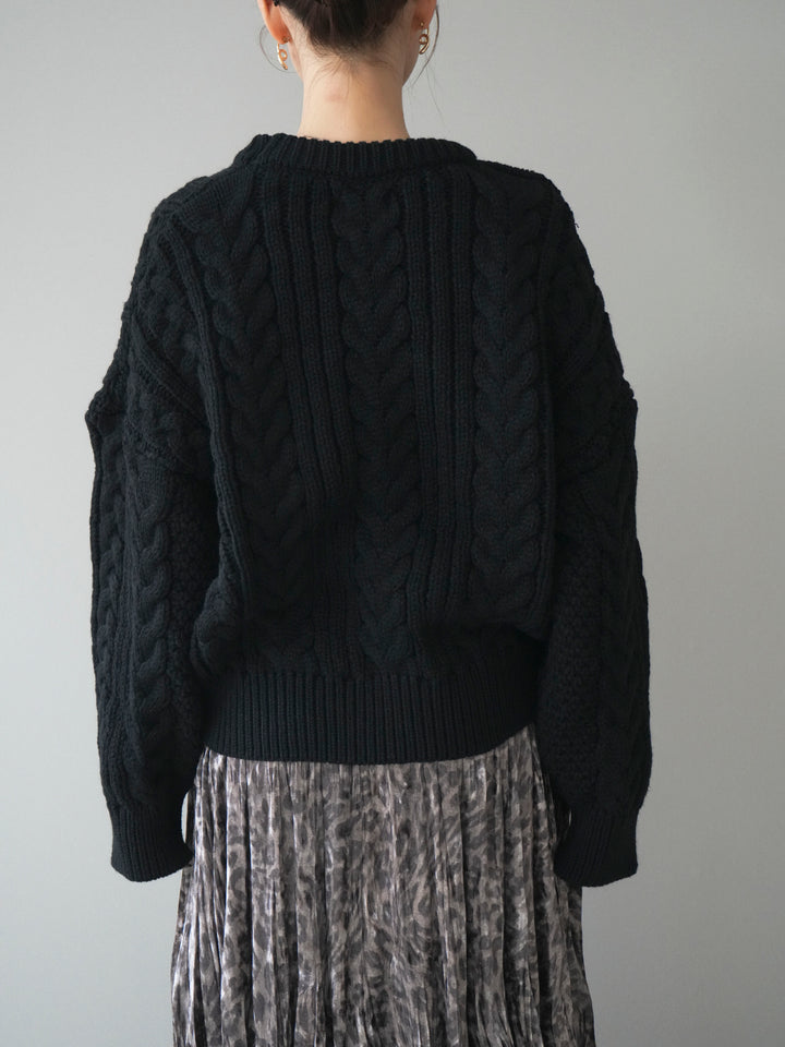 [予約]ボリュームケーブルニットプルオーバー/black
