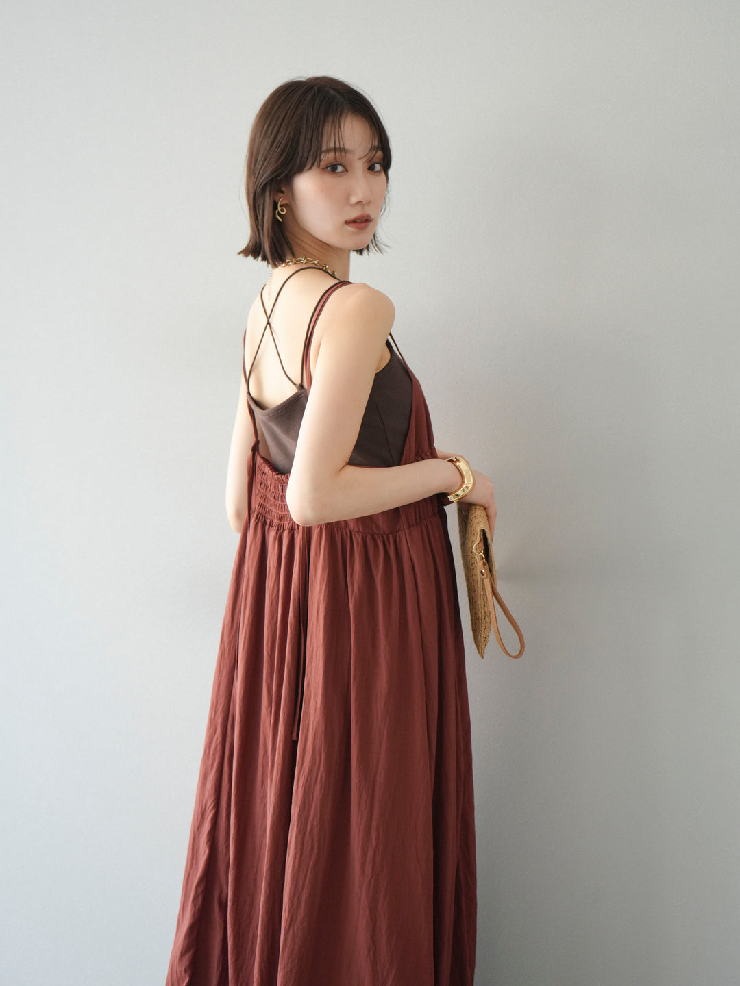 [SET]レーヨンシャーリングキャミワンピース+カップ付きバッククロスキャミソール(2set)