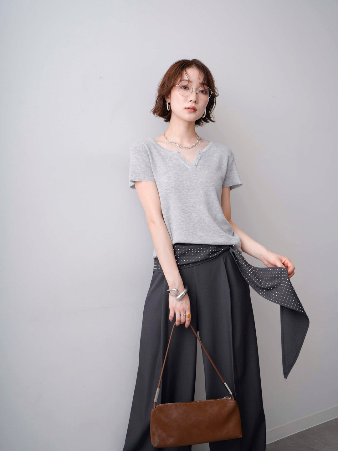 [SET]チュールレーヤードヘンリーフレンチニットトップス+ビジューベルトタックワイドパンツ(2set)