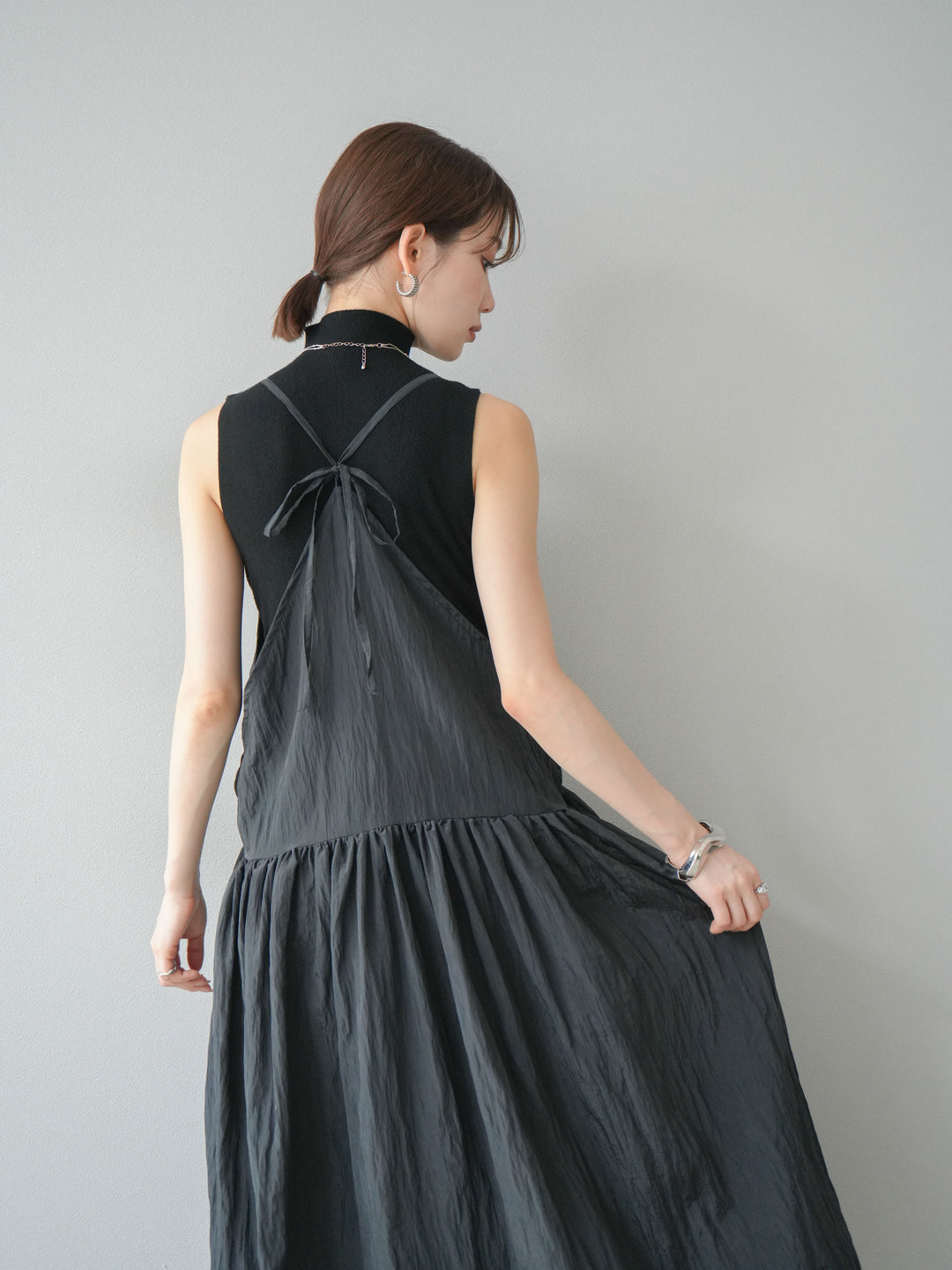 [予約]シボ加工シャイニーキャミワンピース/ブラック