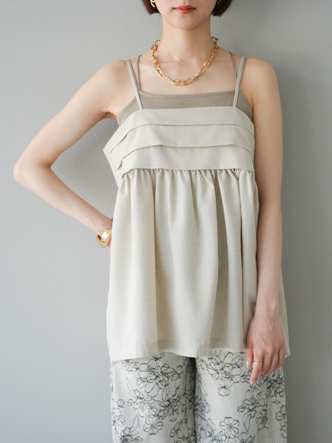 [預訂] 仿亞麻緊身設計吊帶背心/米白色