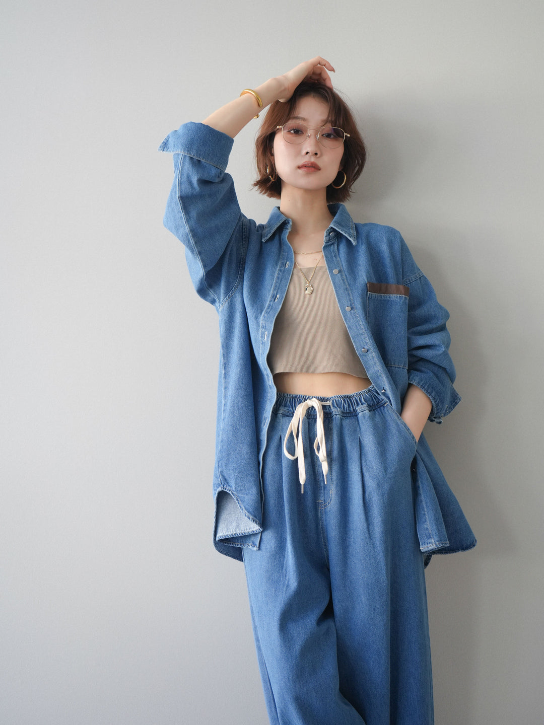 [SET]ポイントレザーオーバーデニムシャツ+ドロストワイドデニムパンツ(2set)