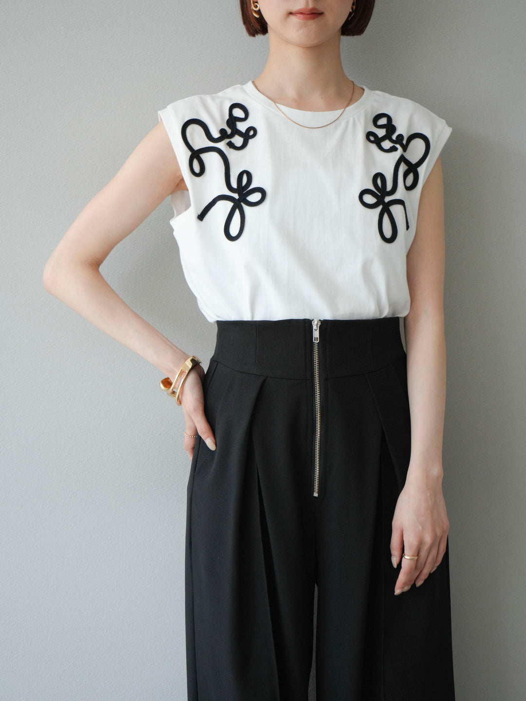 [SET]コード刺繍フレンチスリーブTシャツ+ジップタックワイドパンツ(2set)