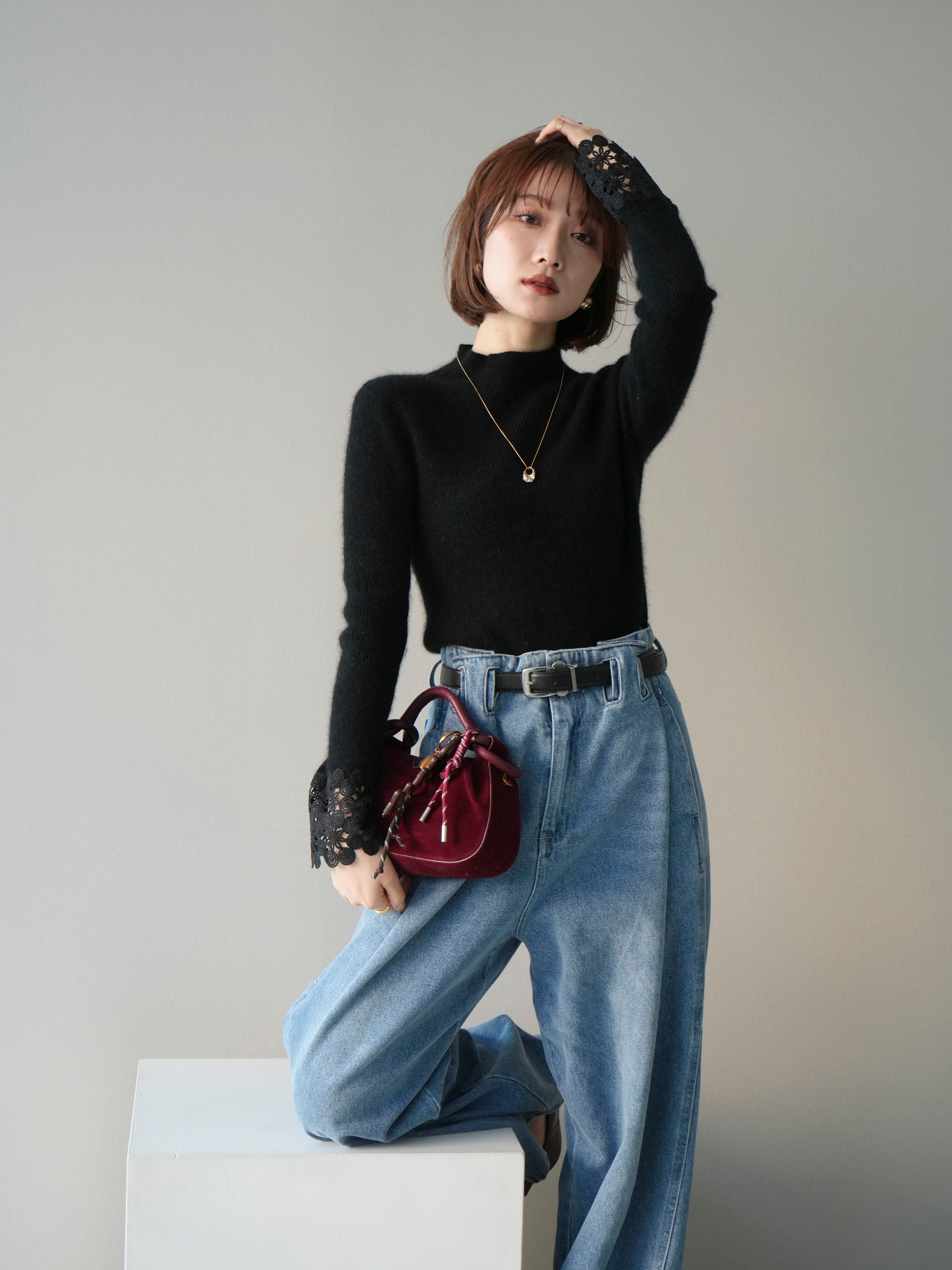 予約]袖クロシェレースウール混ボトルネックニットトップス/black – Lumier