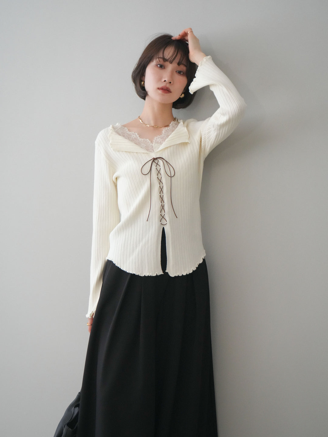 [予約]レースネックレースアップリブニットトップス/ivory