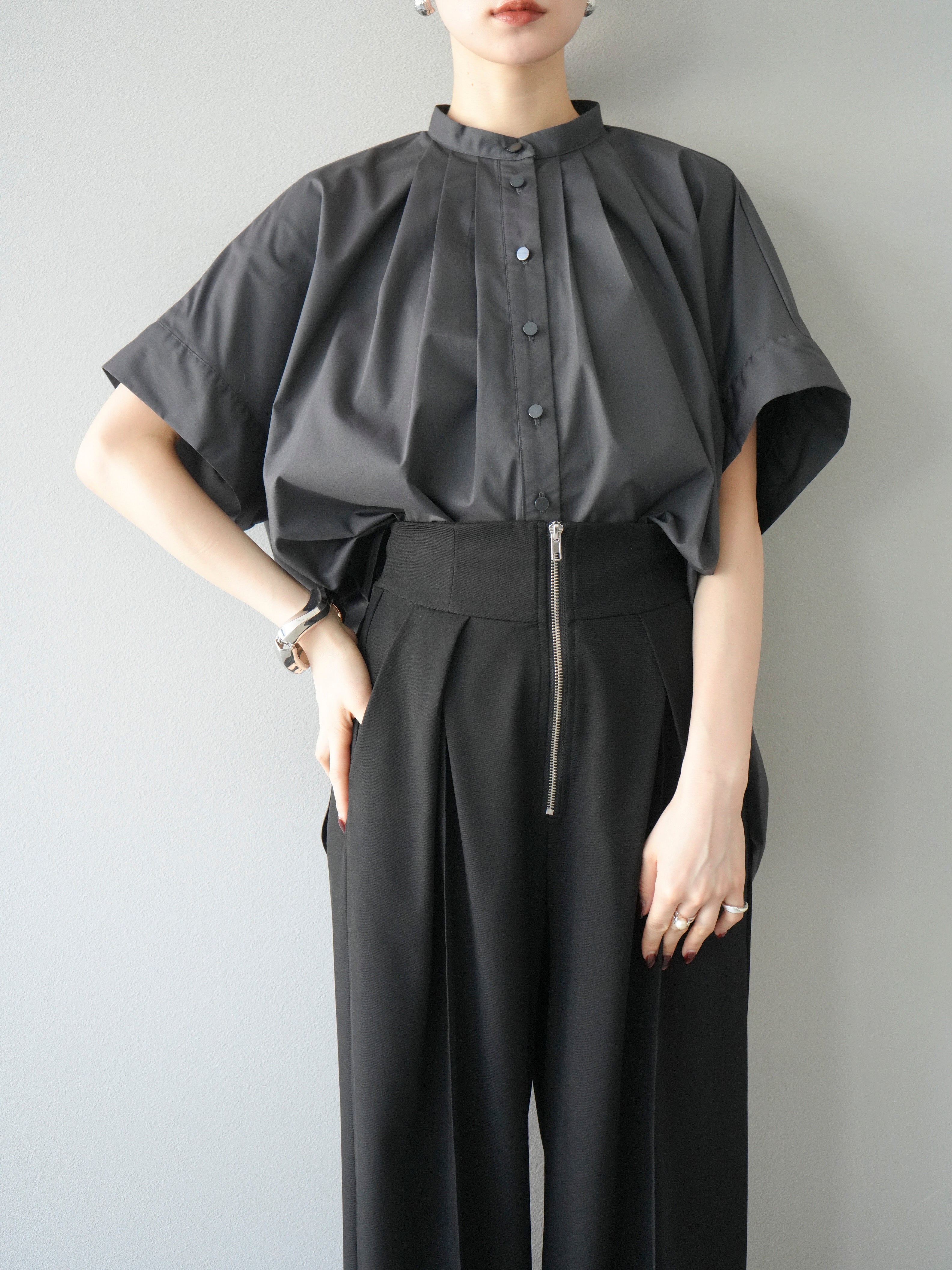 【美品】エンフォルド ブロードタックカラー プルオーバー ブラウス 定価3,6万 予約]ブロードタックドルマンブラウス/チャコール – Lumier