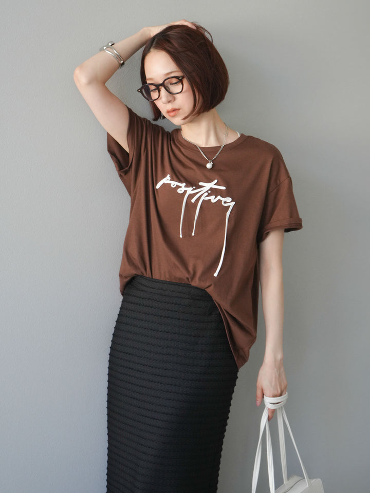 [予約]コード刺繍ロゴTシャツ/ブラウン