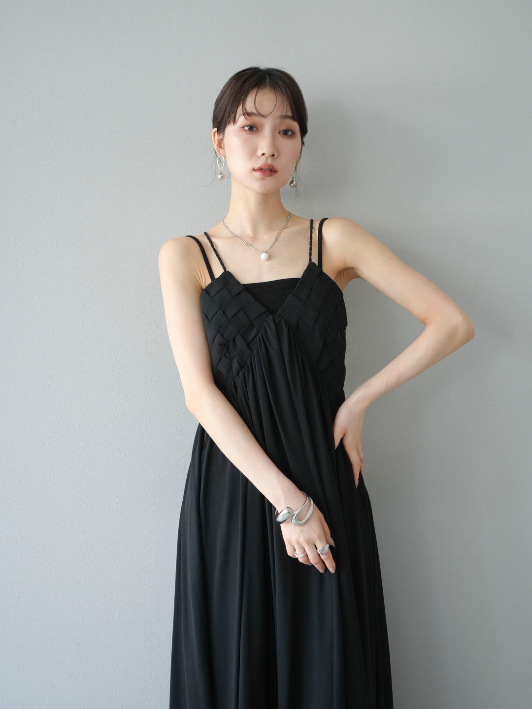 [SET]編み込みデザインシフォンワンピース+カップ付テレコリブベアキャミソール(2set)