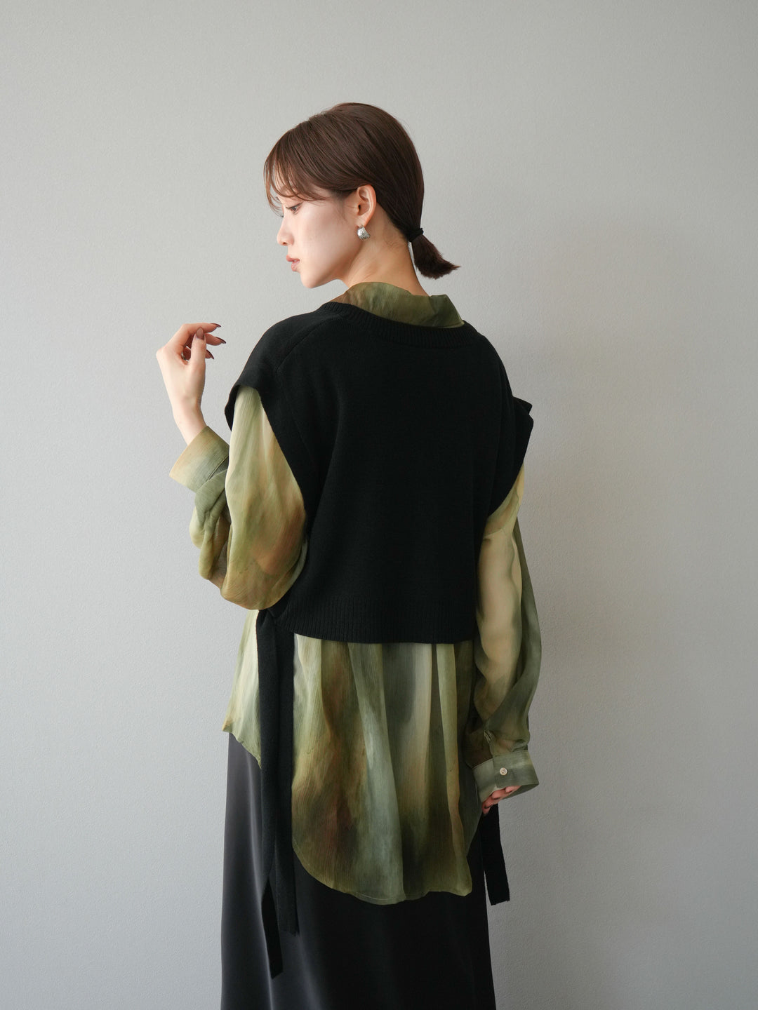 [予約]サイドリボンVネックショートニットベスト/ブラック