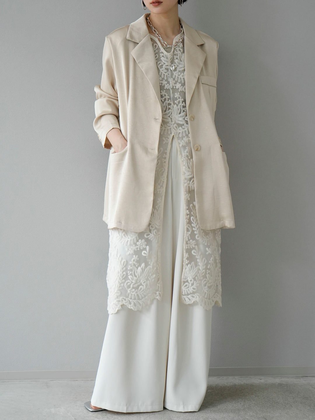 [Pre-order] Front slit lace tunic/ivory