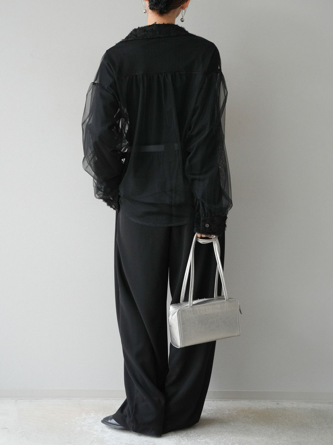 [SET]フリンジジャガード×チュールレイヤードシャツ+アームシャギーランダムリブニットトップス+ベルト付タックワイドパンツ(3set)